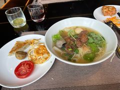 -大中华希尔顿酒店-念自助餐·嗨啤·小龙虾