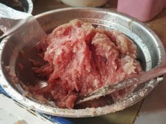 肉馅-小许三鲜砂锅馄饨店(家多乐烟酒店)