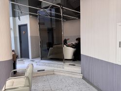 -PE SALON 