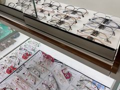 -翰佐蔡司小乐圆·依视路星趣控·暴龙眼镜折扣店