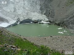 -雨崩冰湖