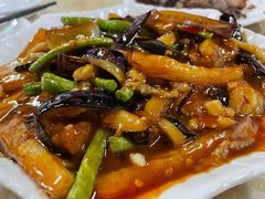 -黄记四更烤乳猪店