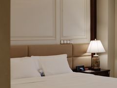 -深圳富苑皇冠假日套房酒店