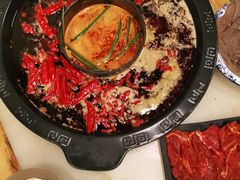 鸳鸯锅-黄潇洒老火锅(九眼桥宏济巷店)