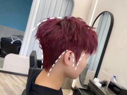 -一家只做男发烫染的店