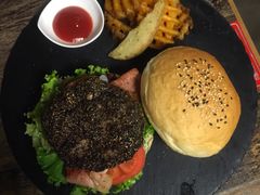 -HIGH FIVE哈福手工汉堡(桂林路店)