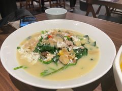 -港丽餐厅(正大店)