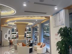 -皓齿连锁·雅贝健口腔·种植·矫正中心(虹口曲阳路店)