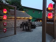 -百里峡七彩艺术小镇