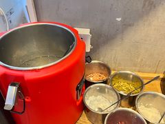 -成都你六姐·牛肉冒菜(上海环宇荟店)