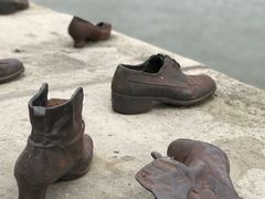 -多瑙河畔鞋履雕塑