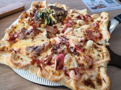 大宴薄脆四合一披萨-必胜客(华南摩尔店)