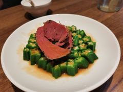 黑椒牛肉拼秋葵-将相和·海鲜蒸饺大连菜