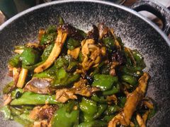 碾辣椒炒肉-吃饭皇帝大土家民族菜(正大广场店)