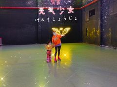 -嘿哟动霸CHUA·新潮玩运动娱乐中心·蹦床滑冰团建乐园