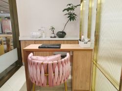 -薇奈尔美甲美睫·科技美肤
