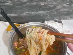 -铁锅哥米线