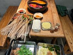 -郑记·古法黑砂锅串串(龙泉店)