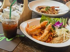 -Chom Cafe and Restaurant