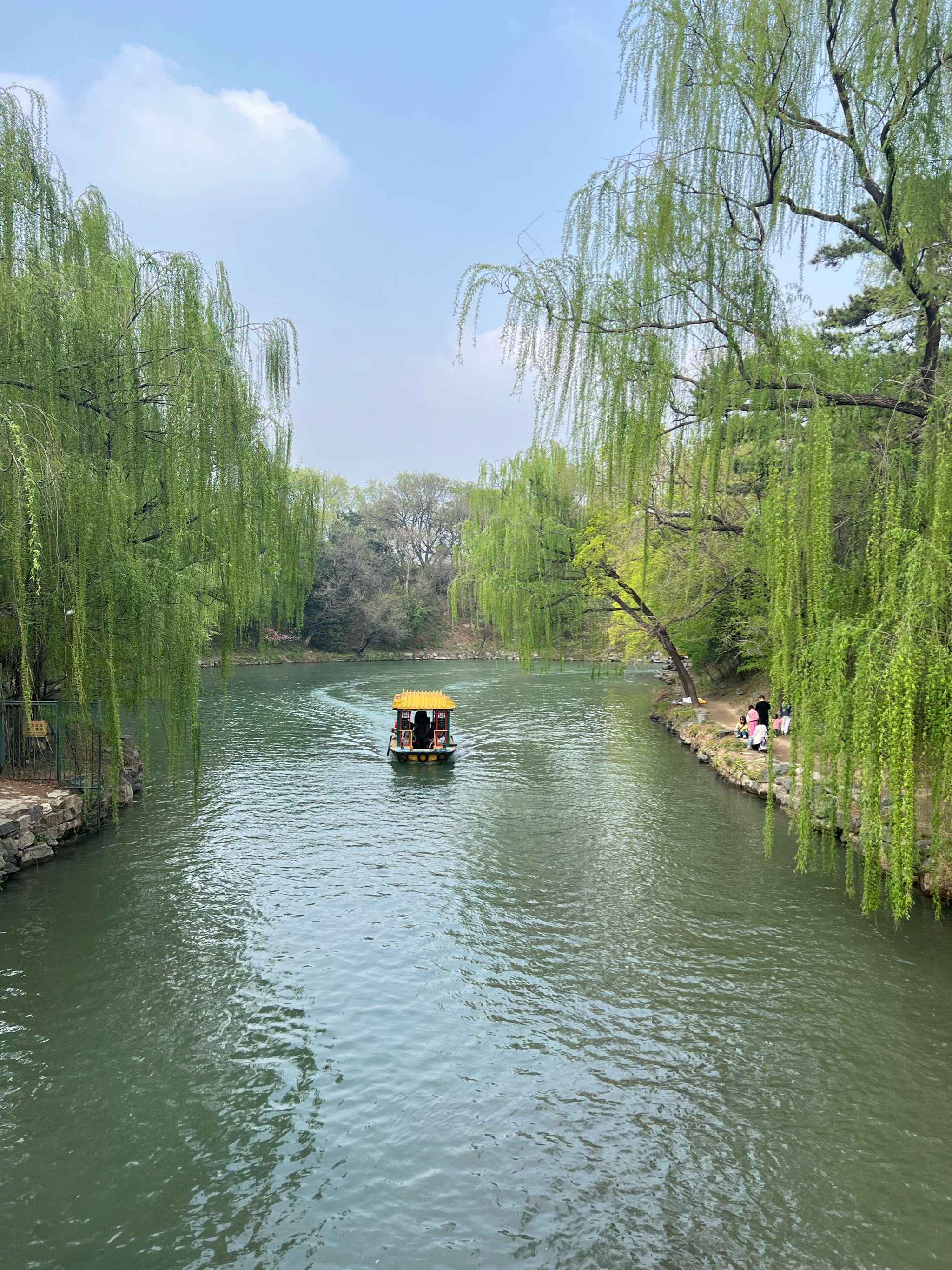 完完全全是因为情结,北京城太大了,如果你喜欢自然风景,逛公园,那你算
