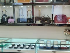 -恒一珠宝·回收黄金钻石奢侈品(灵岩南路店)