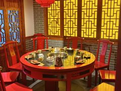 -宽板凳老灶火锅(台湾街店)