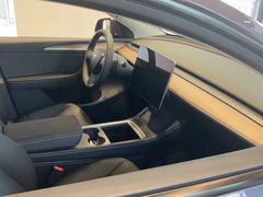 -TESLA 特斯拉(上海太古汇体验店)