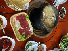 -鲁朗纳麦石锅鸡庄园