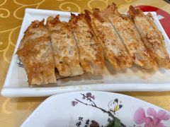 肉三鲜锅贴-春水锅贴·传统鲁菜(大明湖店)
