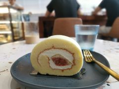 无花果蛋糕卷-古耳咖啡(北锣店)