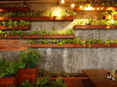 -ROAST coffee & eatery