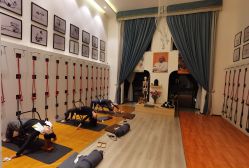 -成都阿难陀艾扬格瑜伽中心