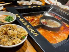 -老牌坊云南鱼豆花火锅(爱建店)