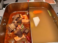 -左庭右院鲜牛肉火锅黑金店(陆家嘴中心店)