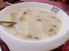 -香巴拉云南餐厅(华莱坞店)