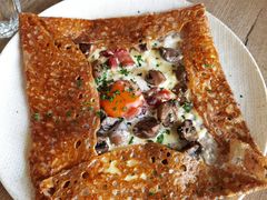 鸡蛋蘑菇熏肉荞麦可丽饼-RAC BAR(安福路店)