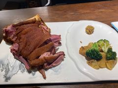 一品脆皮猪肘-聚缘堂·海鲜私房菜(松岭路店)