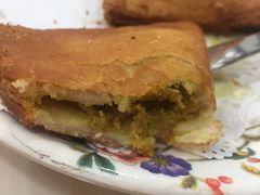 咖喱吞拿鱼角-喜莲咖啡