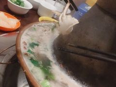 -洞庭洲·防空洞火锅·烧烤·铜锅涮肉(新百广场店)