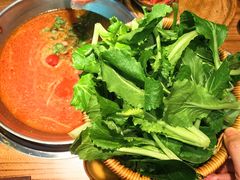 -野山舂·贵州现舂酸汤火锅(鸿通城店)