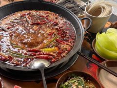 -黄潇洒老火锅(九眼桥宏济巷店)