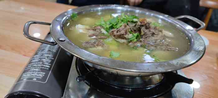 延吉狗肉馆(福民街店)-"口味纯正,狗肉汤很香,狗肉也很不错哦,老.