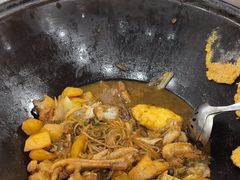 -粘豆包柴火铁锅炖