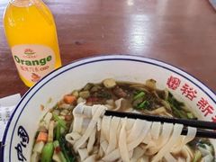 -裕新楼粉面馆·石磨手工粉(四方坪店)