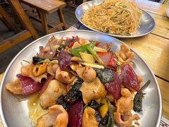 -后街佬·炭火鲜鱼杂(南城店)