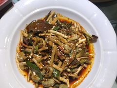 折耳根拌蚕豆-尽膳·鱼鲜川菜(宽窄巷子店)