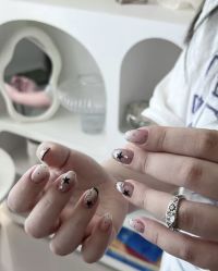 -自在·款式美甲美睫