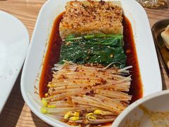 菠菜豆芽拌面筋-谷丽麦馕新疆菜·清真(步步高梅溪新天地店)