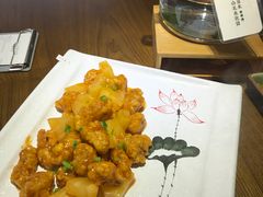 波萝咕噜猴头菇-十二舍·湯物素煮(江泰潤政店)