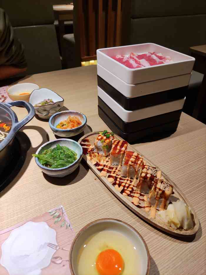 野紫苏日式火锅·烤肉(河东爱琴海店)-"万达五楼,环境安静,人不算多